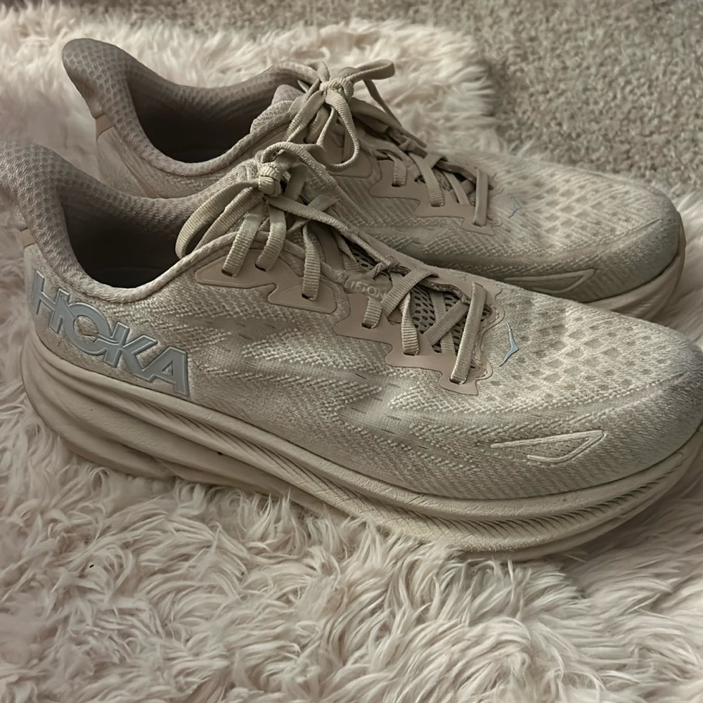 Tan Hoka Clifton 9 Size 10.5B